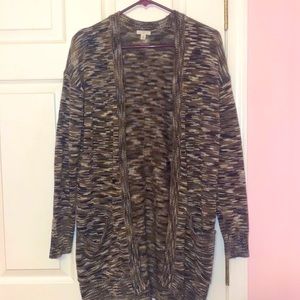 Selling a Cardigan For the Fall🍁